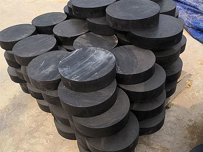 陇川县板式橡胶支座由若干层橡胶片与薄钢板经加压硫化